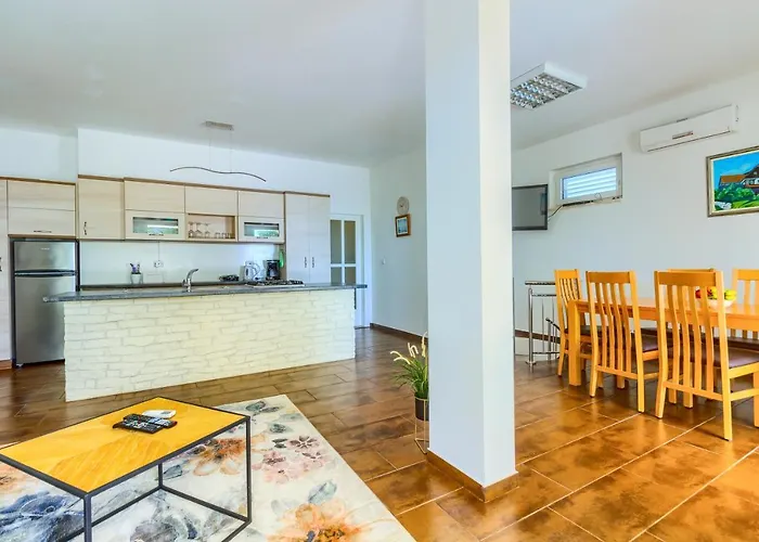 Luxury Διαμέρισμα *